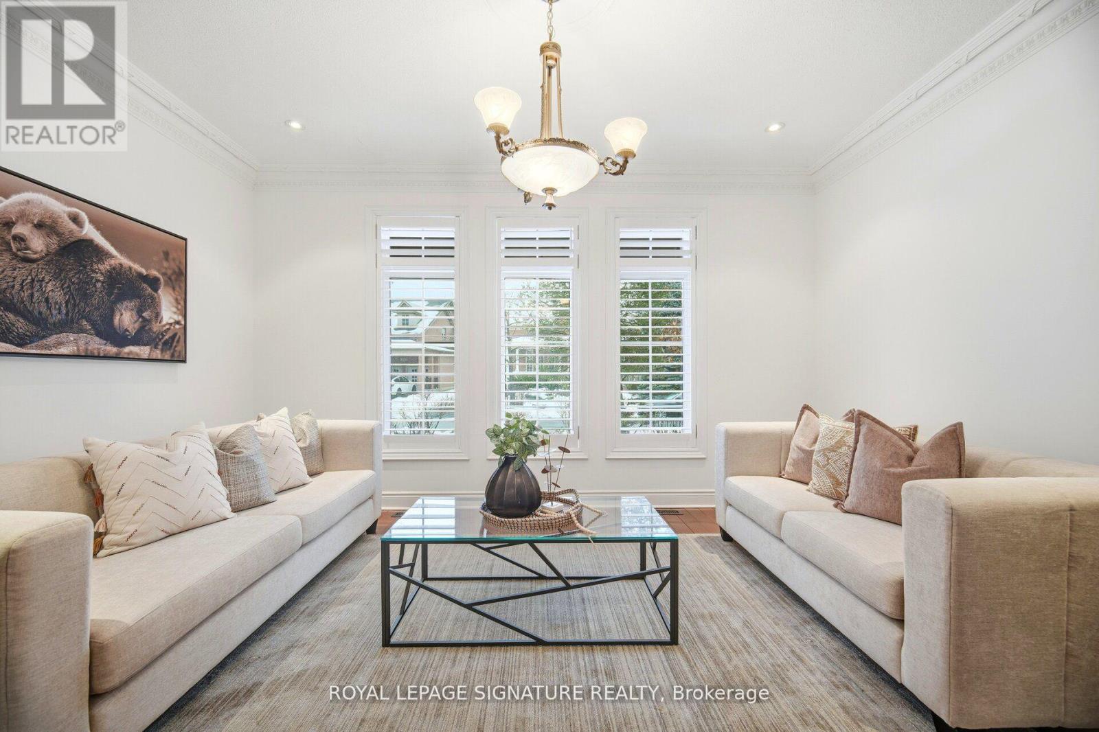 1592 Hallstone Road, Brampton (Bram West), Ontario  L6Y 5K8 - Photo 4 - W12885906