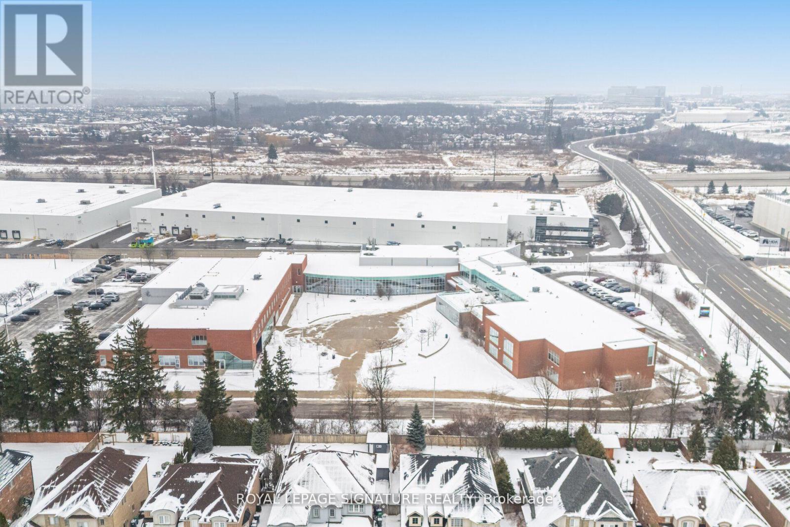 1592 Hallstone Road, Brampton (Bram West), Ontario  L6Y 5K8 - Photo 49 - W12885906