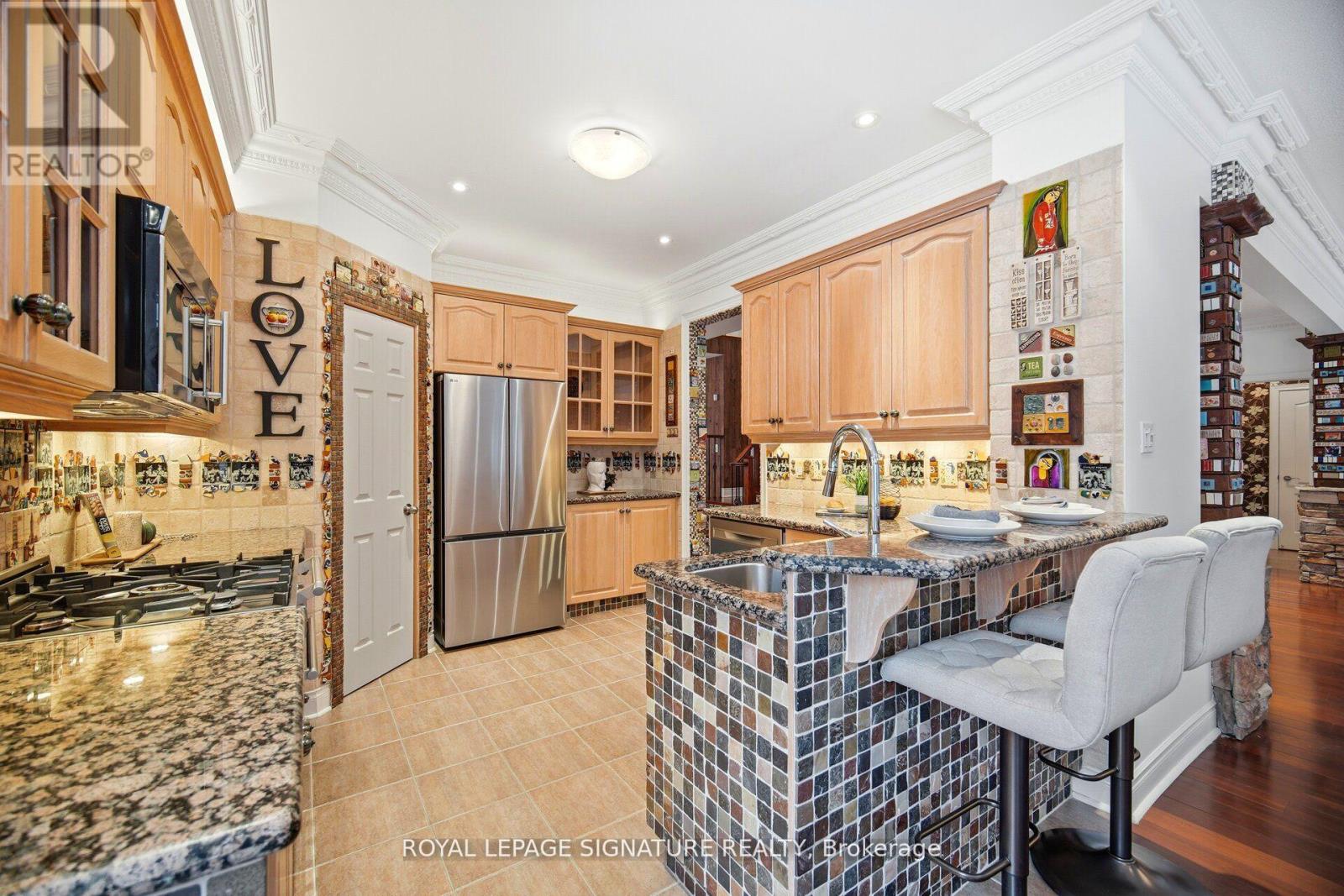 1592 Hallstone Road, Brampton (Bram West), Ontario  L6Y 5K8 - Photo 9 - W12885906