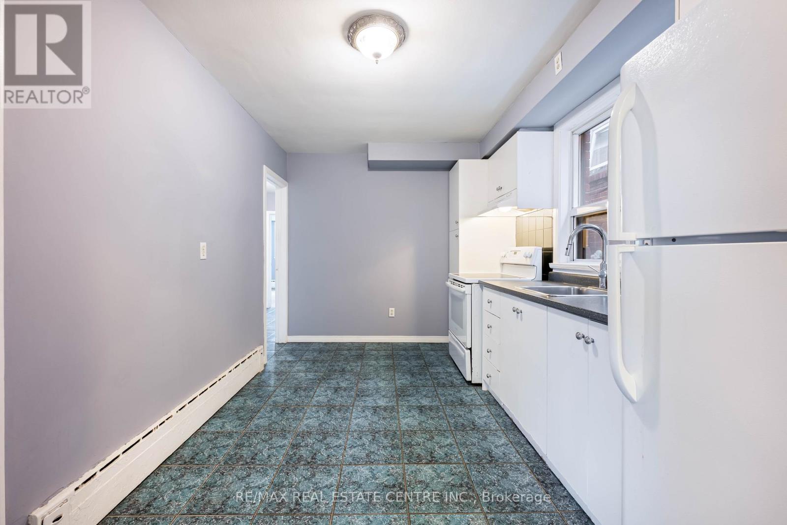 10 Lapp Street, Toronto (Rockcliffe-Smythe), Ontario  M6N 3W6 - Photo 10 - W12886032