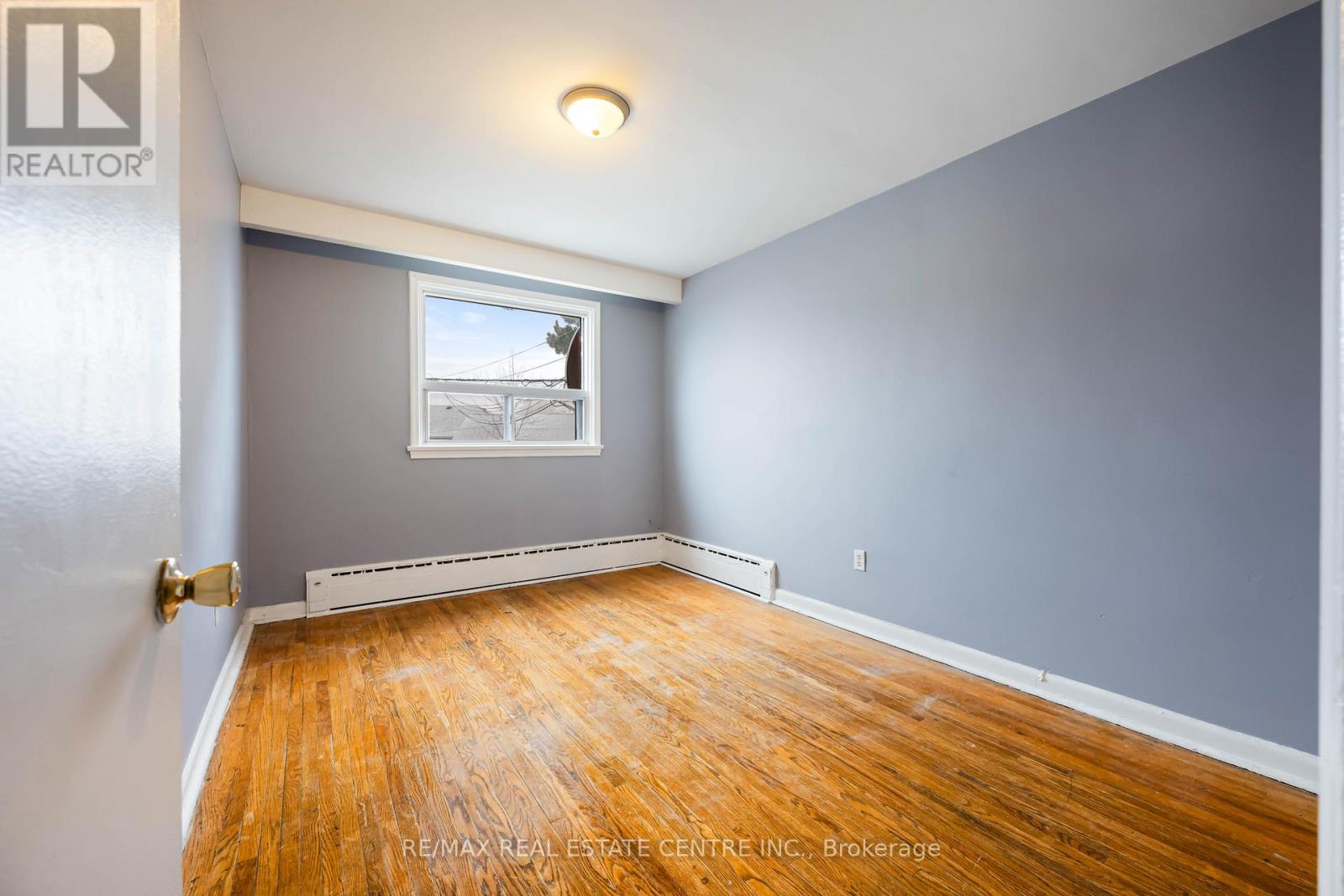 10 Lapp Street, Toronto (Rockcliffe-Smythe), Ontario  M6N 3W6 - Photo 15 - W12886032