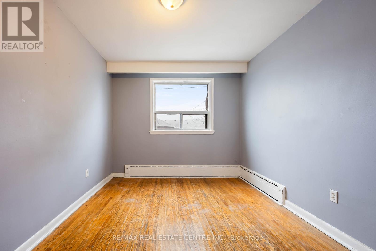 10 Lapp Street, Toronto (Rockcliffe-Smythe), Ontario  M6N 3W6 - Photo 16 - W12886032