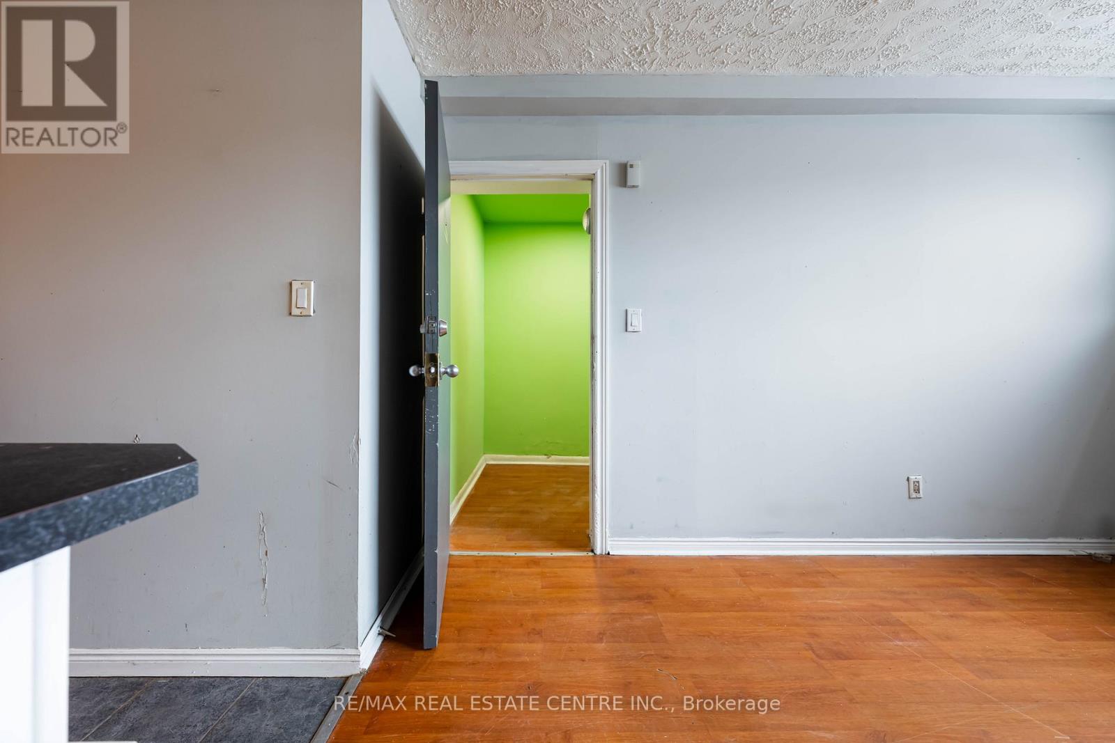 10 Lapp Street, Toronto (Rockcliffe-Smythe), Ontario  M6N 3W6 - Photo 17 - W12886032