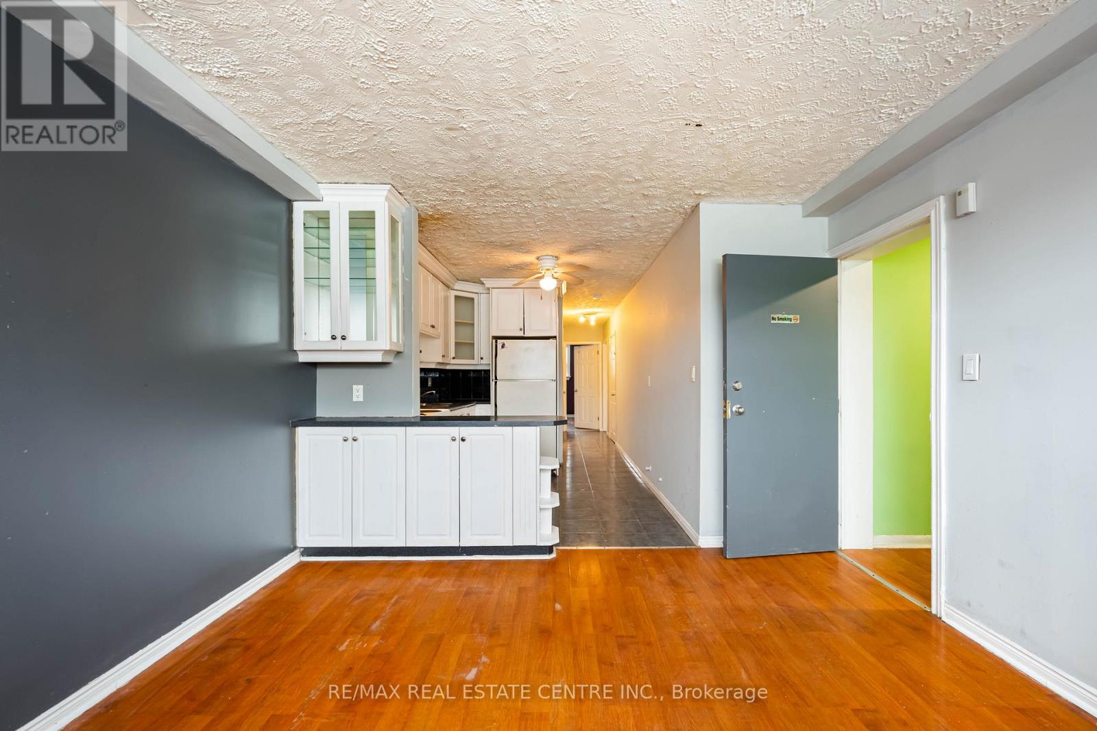 10 Lapp Street, Toronto (Rockcliffe-Smythe), Ontario  M6N 3W6 - Photo 19 - W12886032