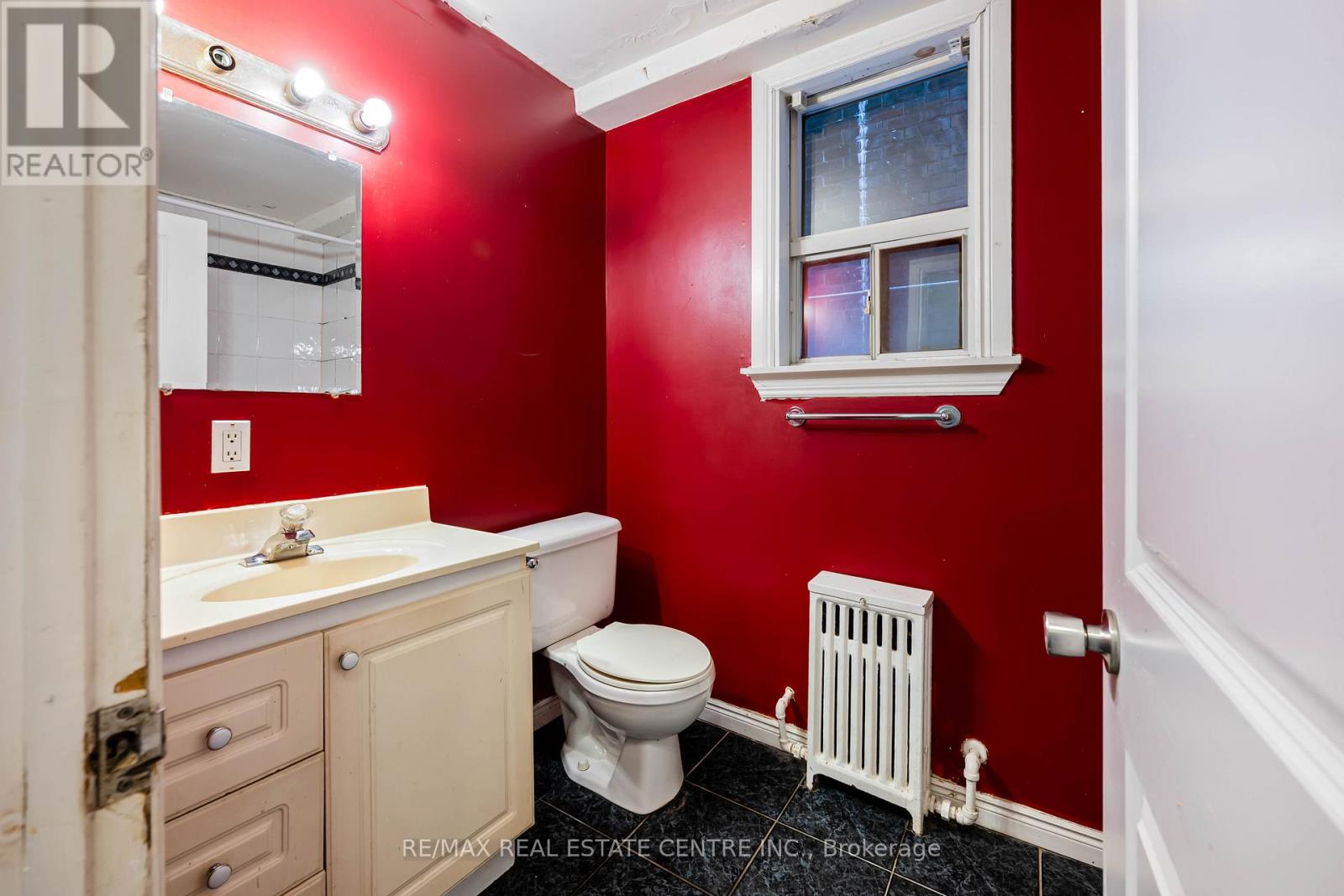 10 Lapp Street, Toronto (Rockcliffe-Smythe), Ontario  M6N 3W6 - Photo 21 - W12886032