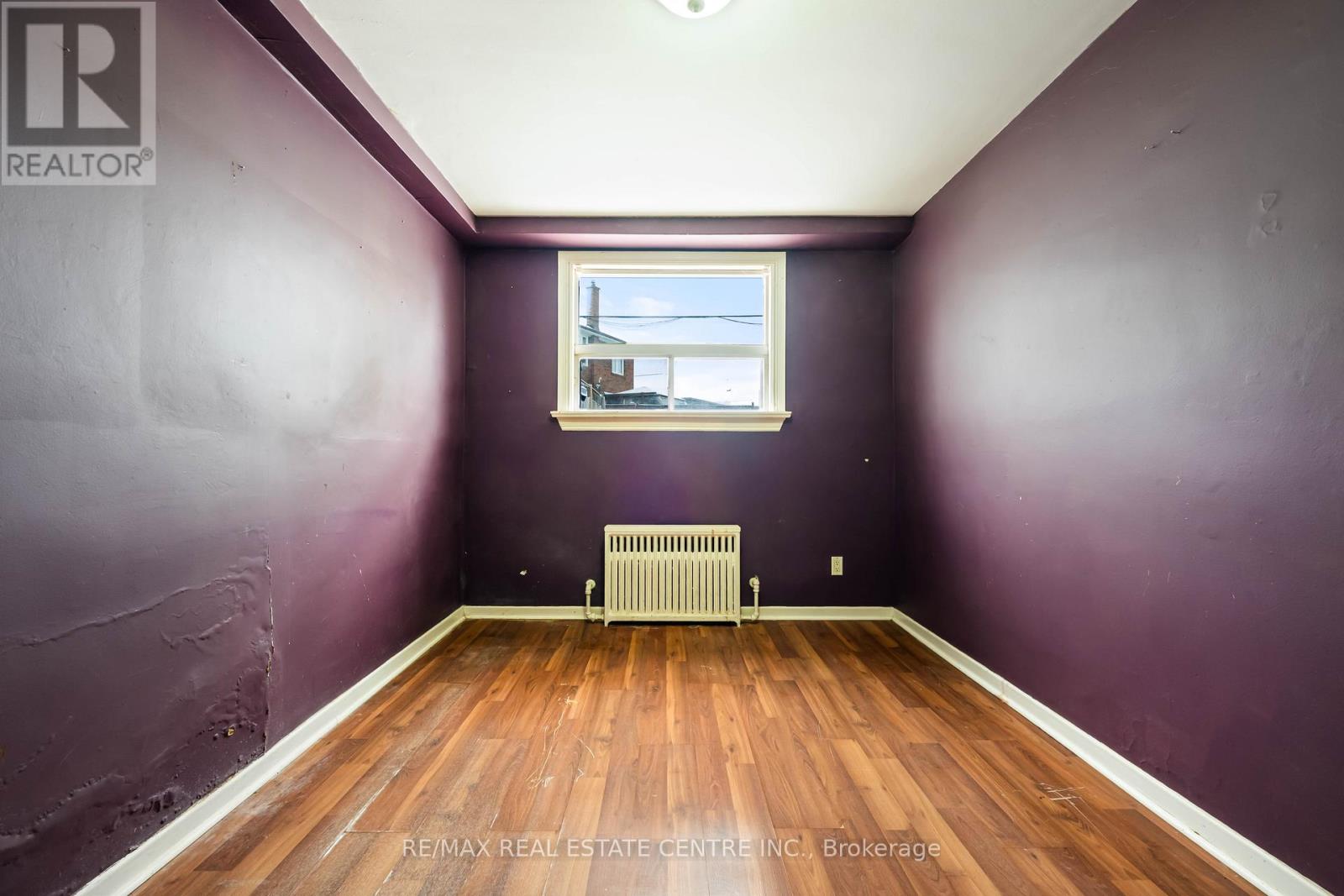 10 Lapp Street, Toronto (Rockcliffe-Smythe), Ontario  M6N 3W6 - Photo 23 - W12886032