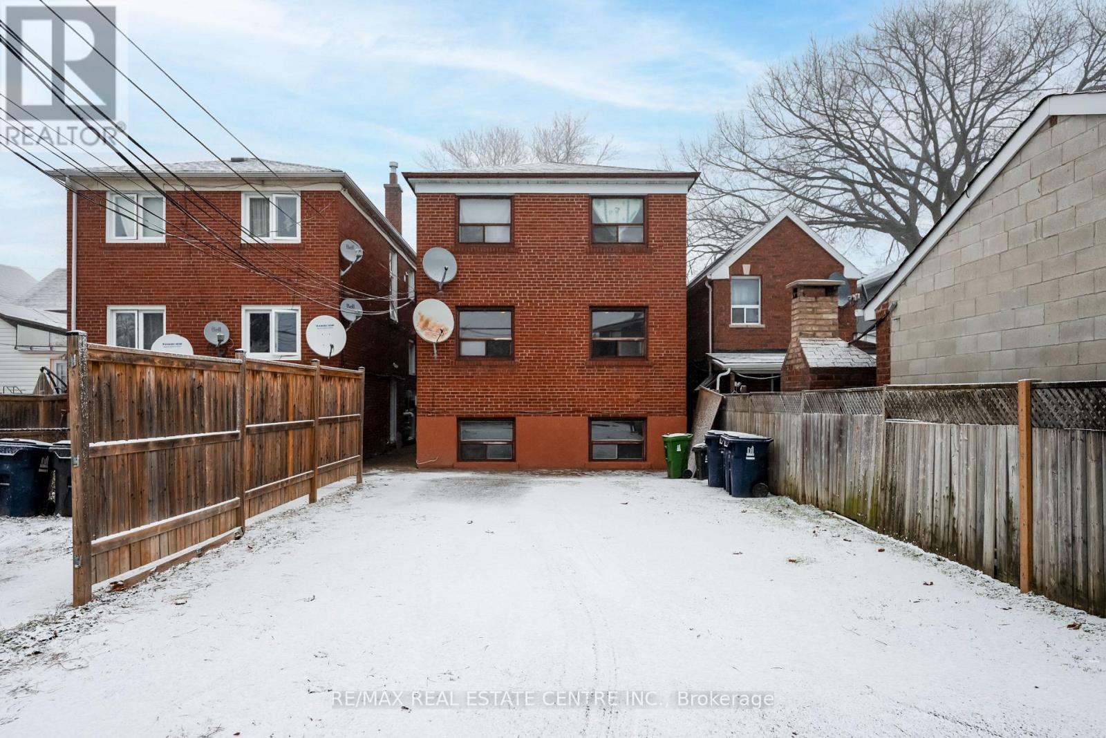 10 Lapp Street, Toronto (Rockcliffe-Smythe), Ontario  M6N 3W6 - Photo 28 - W12886032