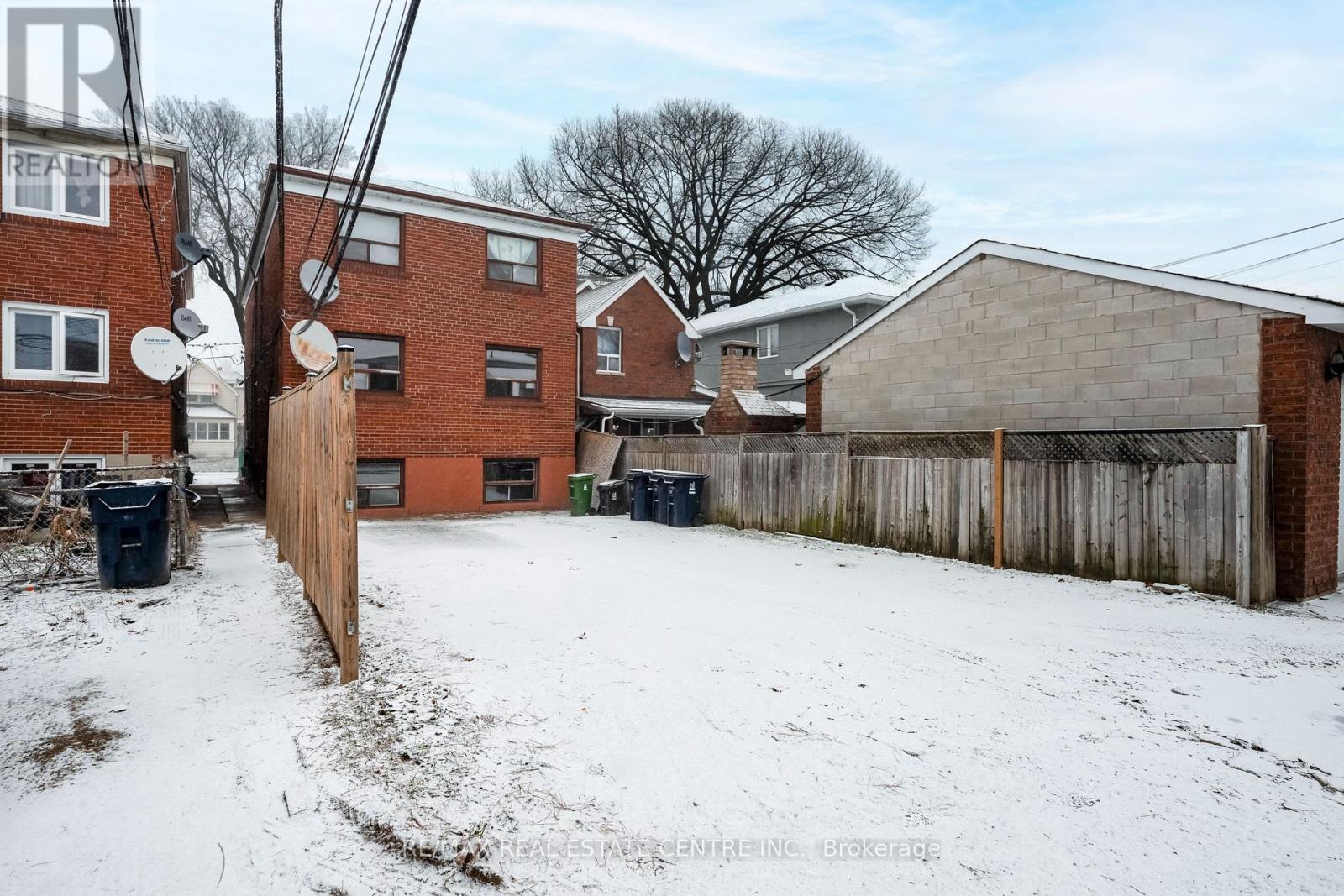 10 Lapp Street, Toronto (Rockcliffe-Smythe), Ontario  M6N 3W6 - Photo 29 - W12886032