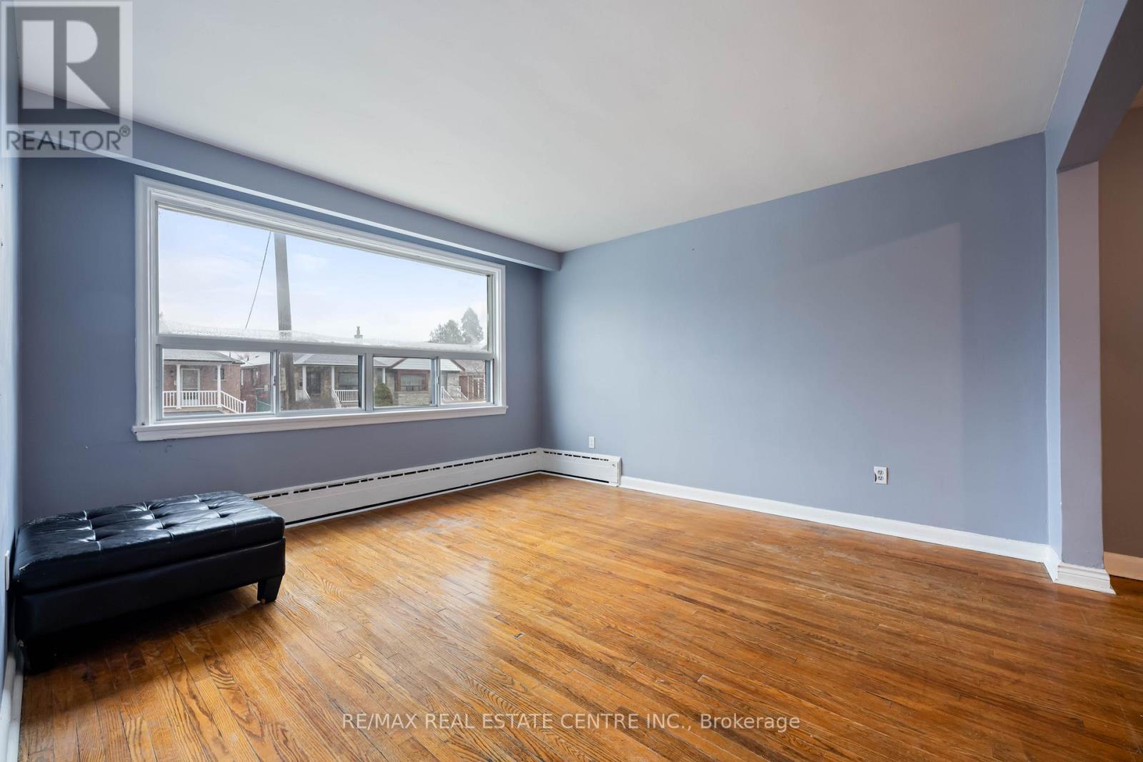 10 Lapp Street, Toronto (Rockcliffe-Smythe), Ontario  M6N 3W6 - Photo 5 - W12886032