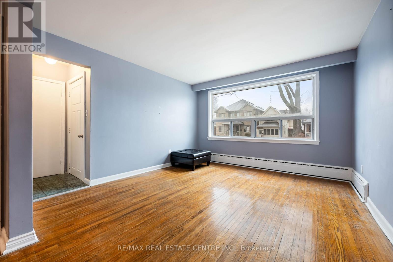 10 Lapp Street, Toronto (Rockcliffe-Smythe), Ontario  M6N 3W6 - Photo 7 - W12886032