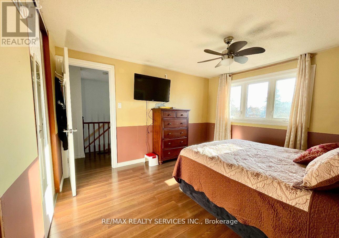 48 Chambers Court E, Brampton (Heart Lake East), Ontario  L6Z 1J1 - Photo 13 - W12886086