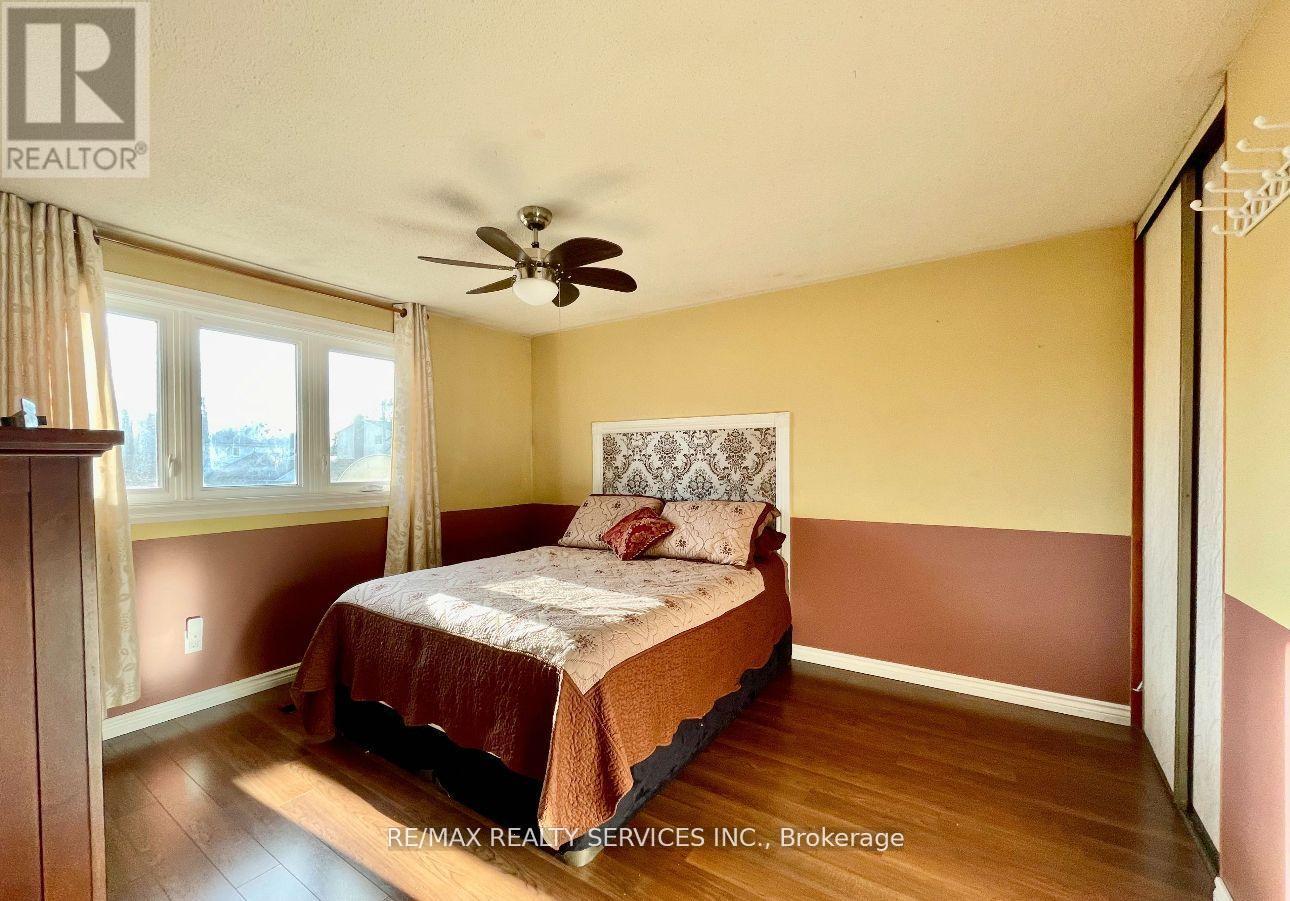 48 Chambers Court E, Brampton (Heart Lake East), Ontario  L6Z 1J1 - Photo 14 - W12886086