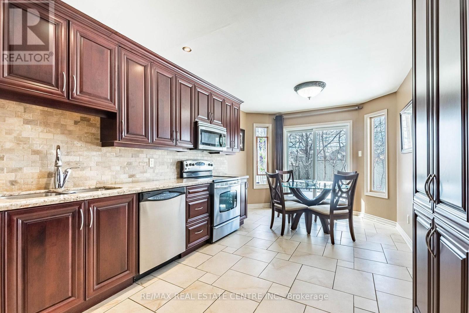 82 Candy Crescent, Brampton, Ontario  L6X 3Z9 - Photo 13 - W12886142