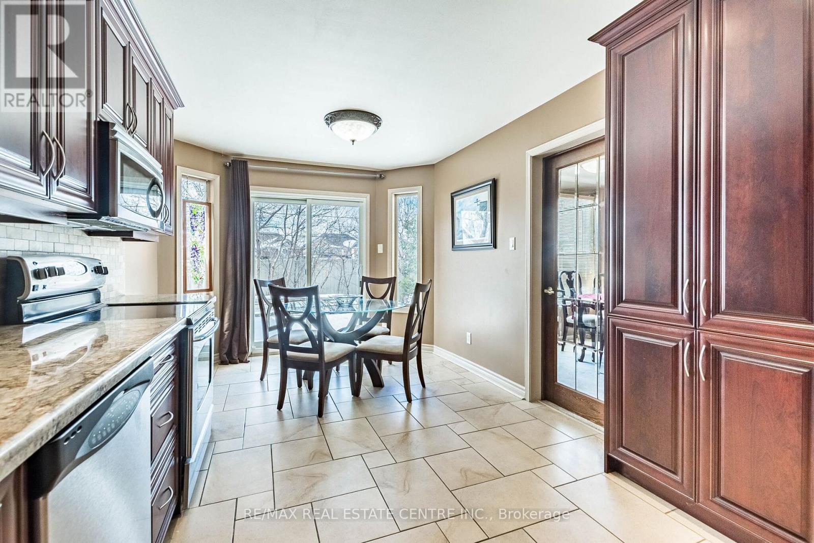 82 Candy Crescent, Brampton, Ontario  L6X 3Z9 - Photo 14 - W12886142