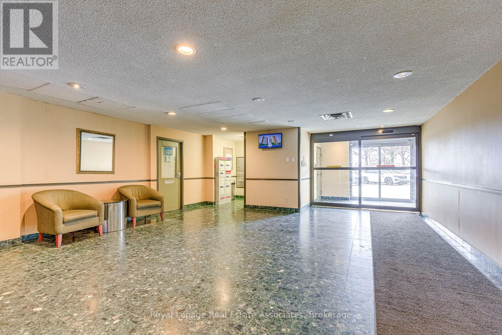 Ph18 - 4185 Shipp Drive, Mississauga (City Centre), Ontario  L4Z 2Y8 - Photo 4 - W12886146