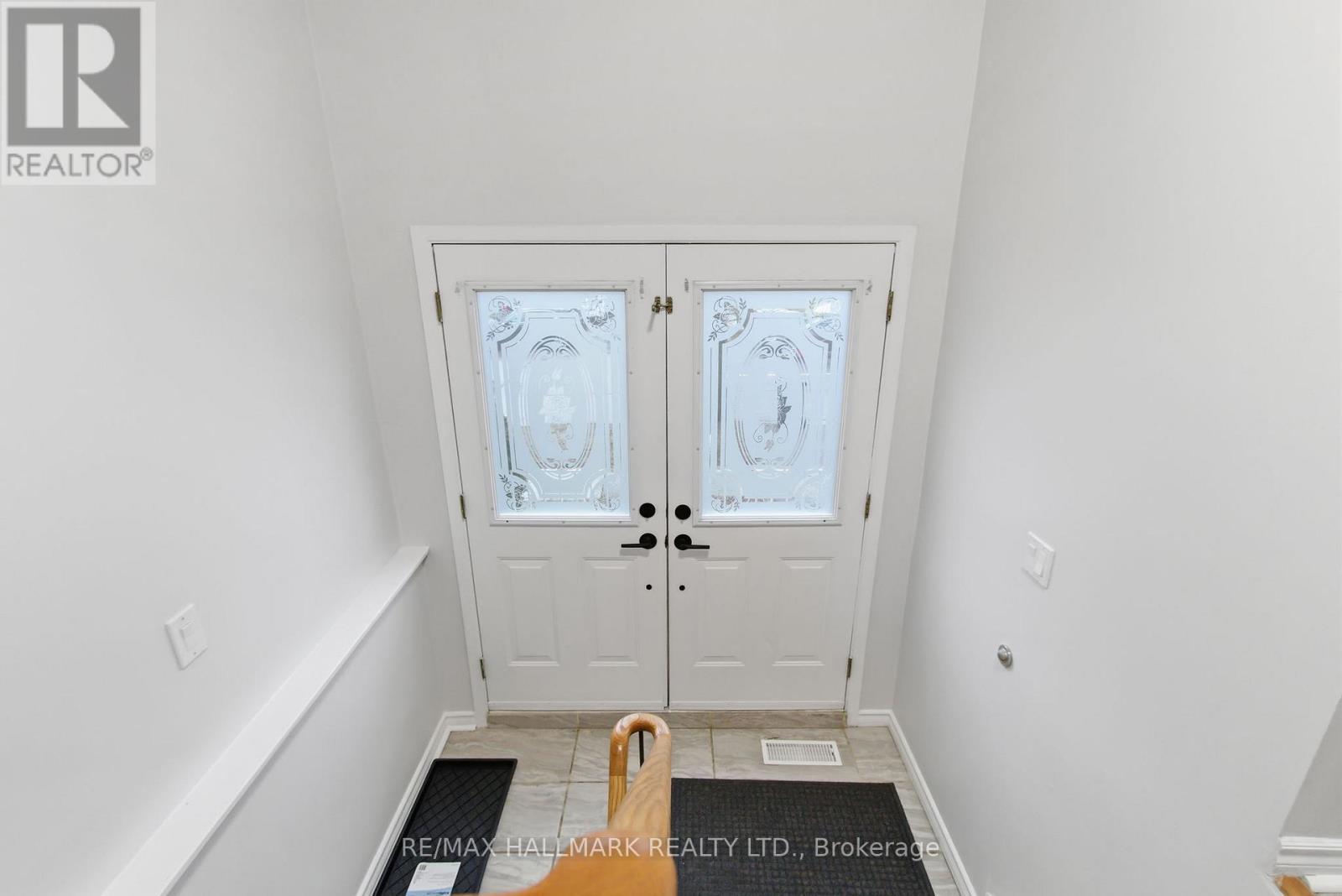 397 Archdekin Drive, Brampton (Madoc), Ontario  L6V 3G1 - Photo 2 - W12886176