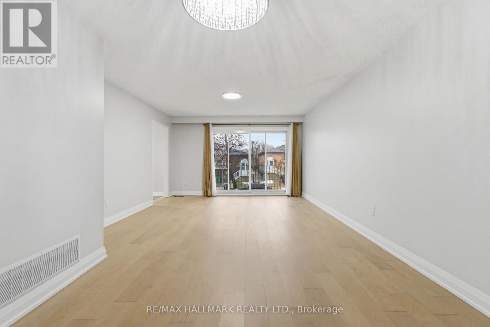 397 Archdekin Drive, Brampton (Madoc), Ontario  L6V 3G1 - Photo 5 - W12886176