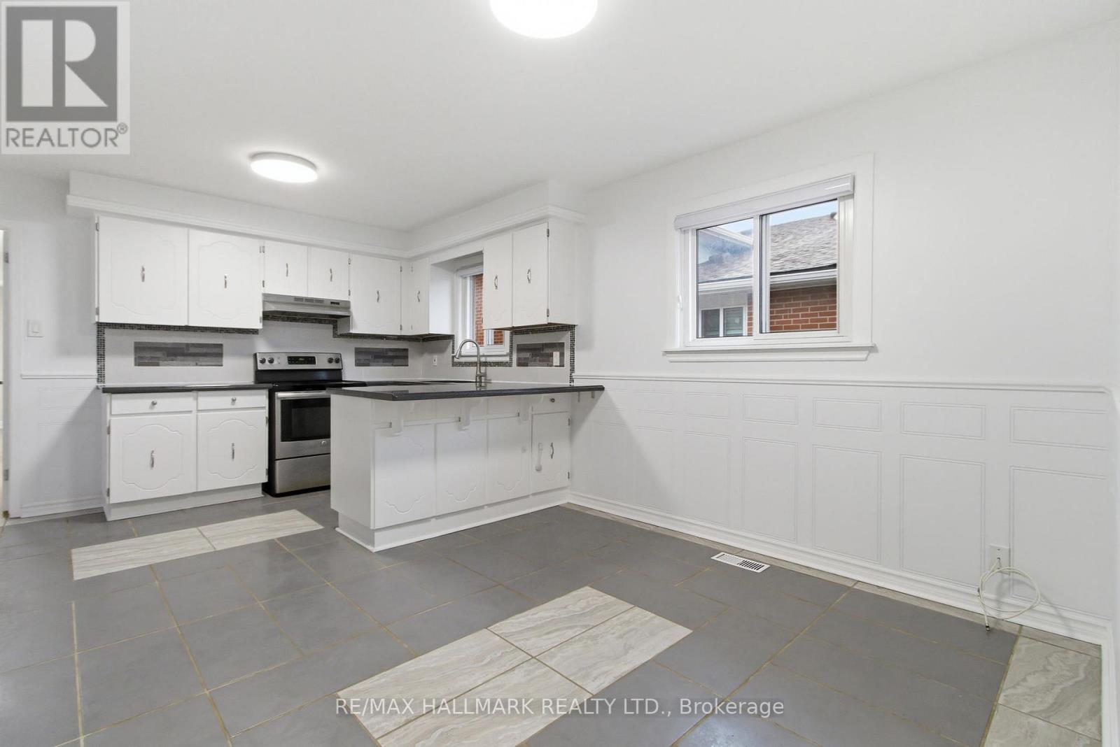 397 Archdekin Drive, Brampton (Madoc), Ontario  L6V 3G1 - Photo 7 - W12886176