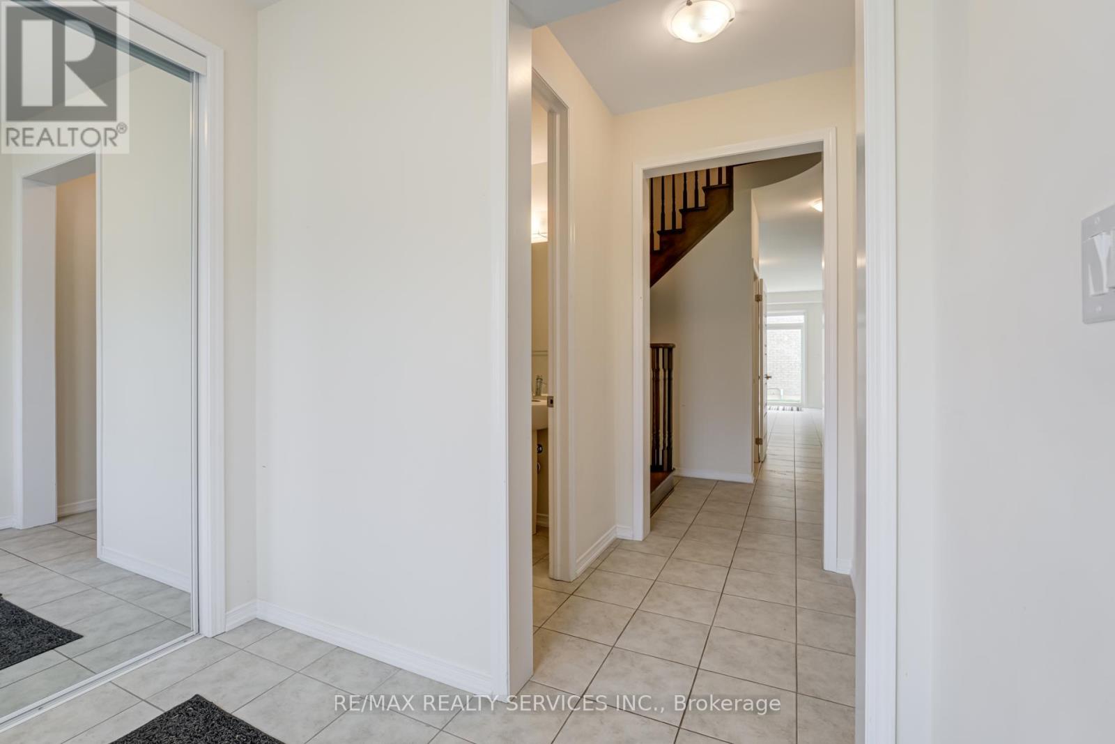 17 Vaughn Drive, Thorold (Hurricane/merrittville), Ontario  L3B 5N5 - Photo 5 - X12885922