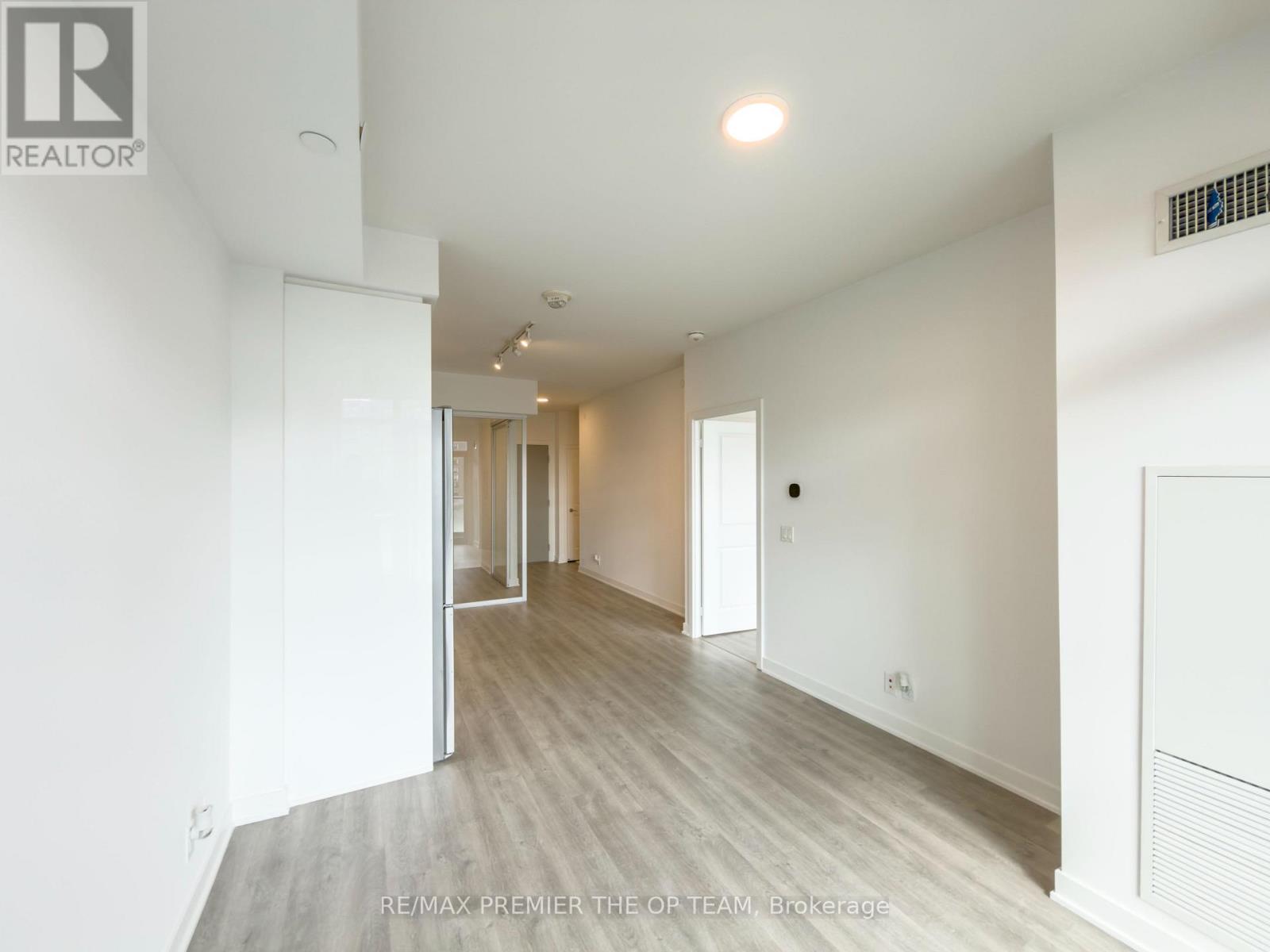 403 - 30 Upper Mall Way, Vaughan, Ontario  L4J 0L7 - Photo 13 - N12758276