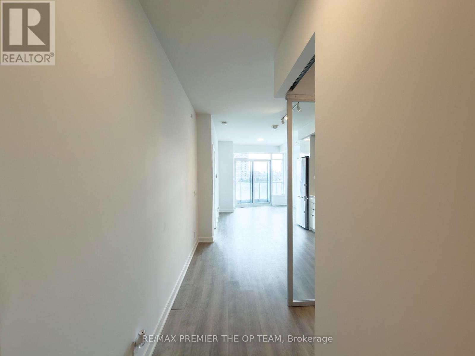 403 - 30 Upper Mall Way, Vaughan, Ontario  L4J 0L7 - Photo 14 - N12758276