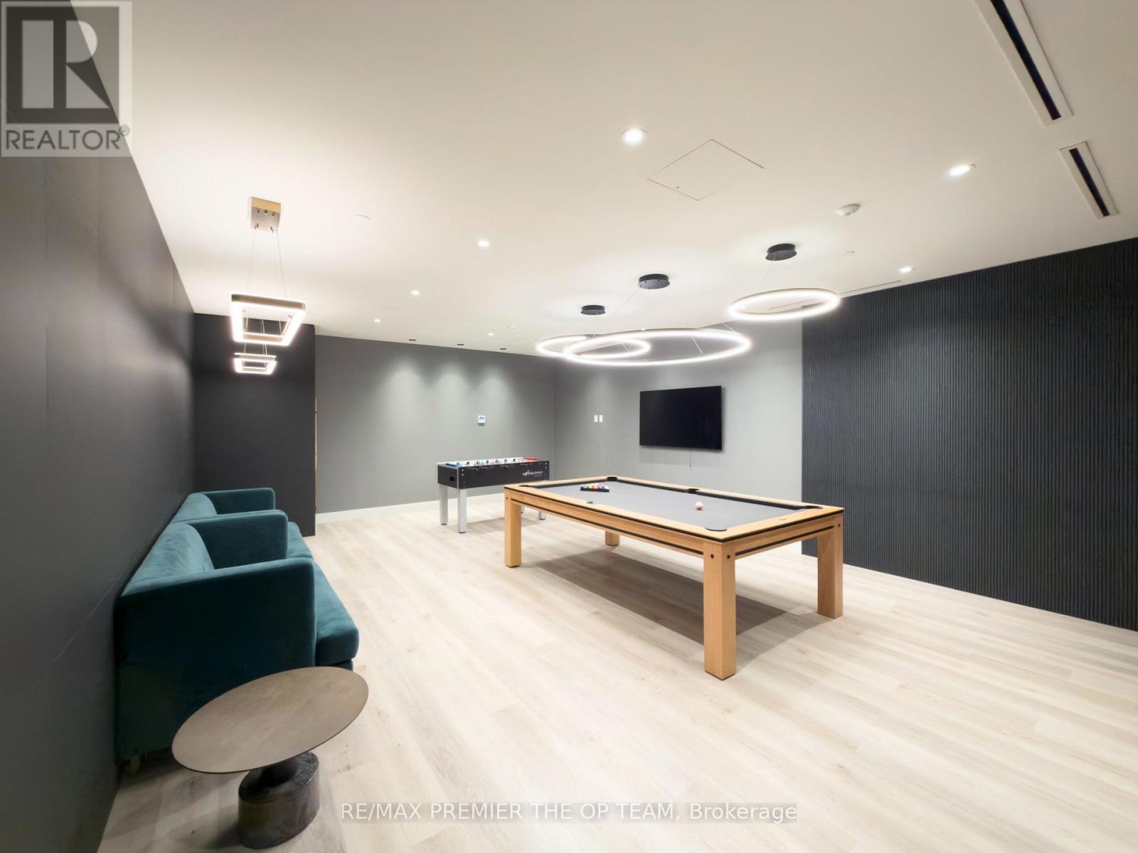 403 - 30 Upper Mall Way, Vaughan, Ontario  L4J 0L7 - Photo 2 - N12758276