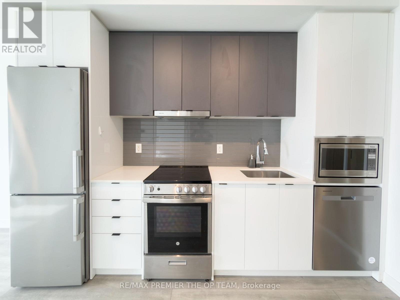 403 - 30 Upper Mall Way, Vaughan, Ontario  L4J 0L7 - Photo 8 - N12758276