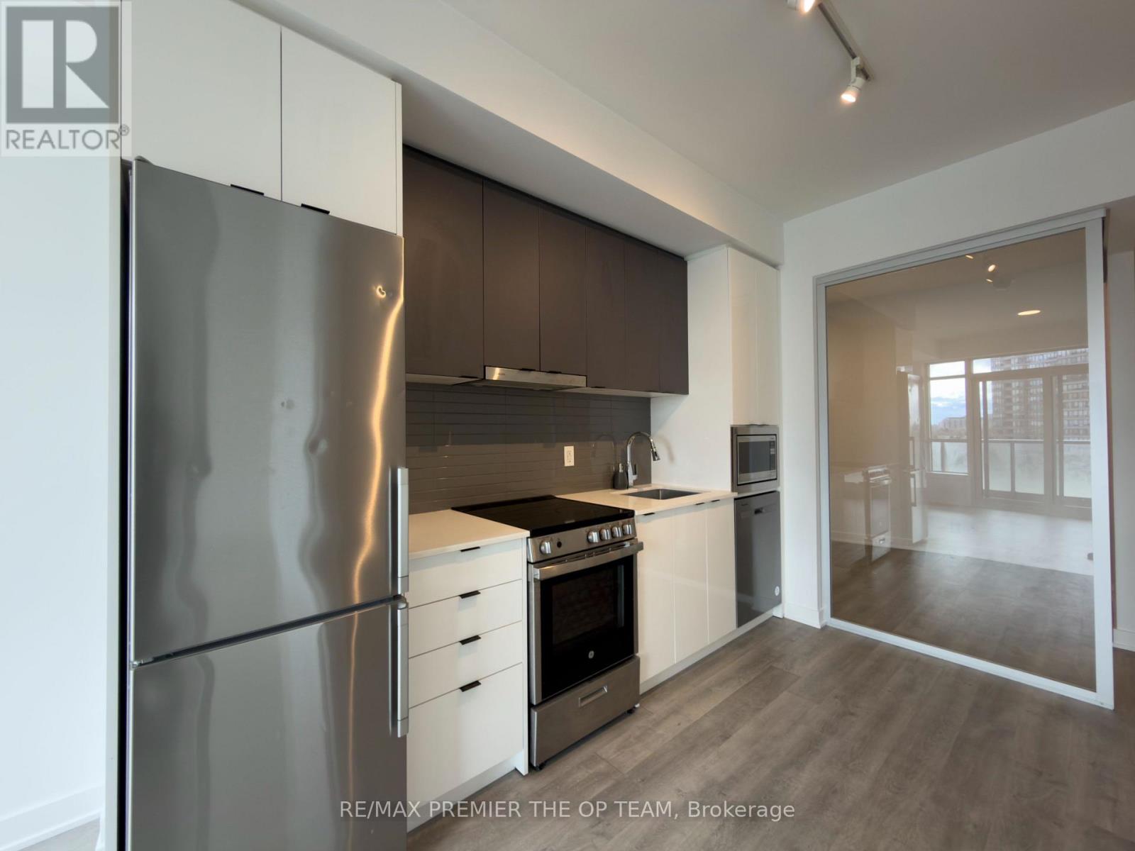 403 - 30 Upper Mall Way, Vaughan, Ontario  L4J 0L7 - Photo 9 - N12758276