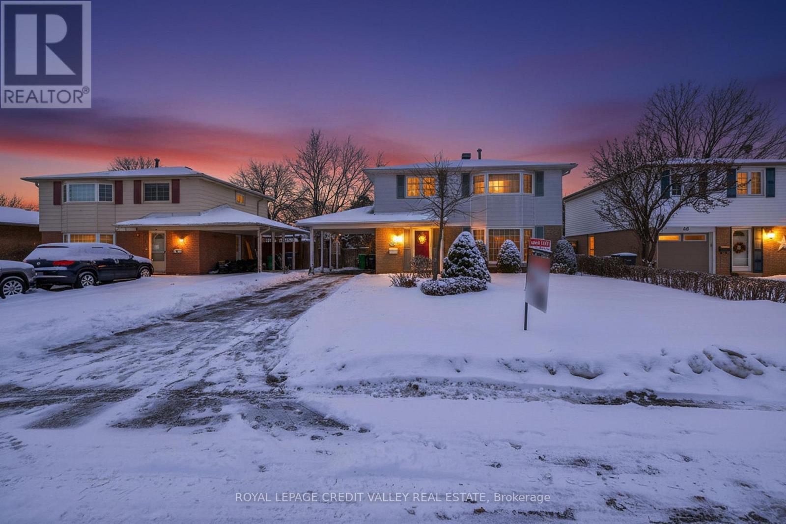 43 Benton Street, Brampton, Ontario  L6W 3B8 - Photo 2 - W12671078