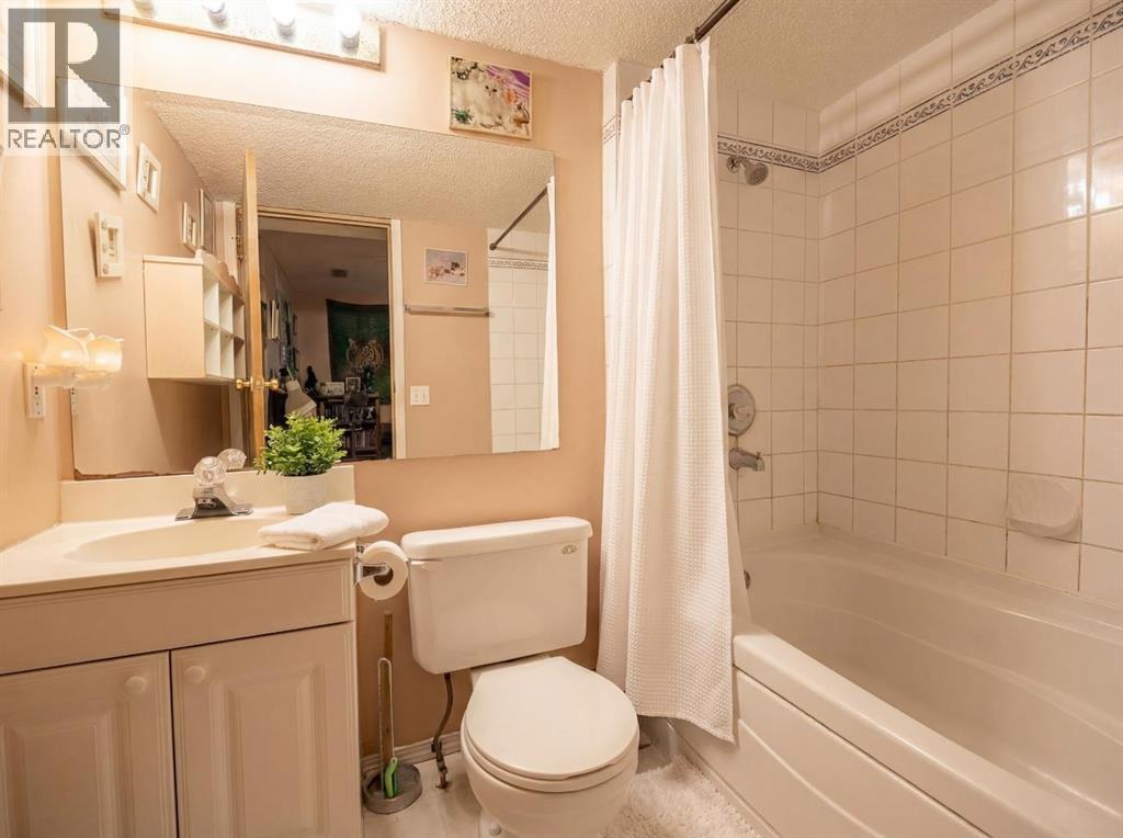 206 Saratoga Close Ne, Calgary, Alberta  T1Y 7A1 - Photo 16 - A2287199