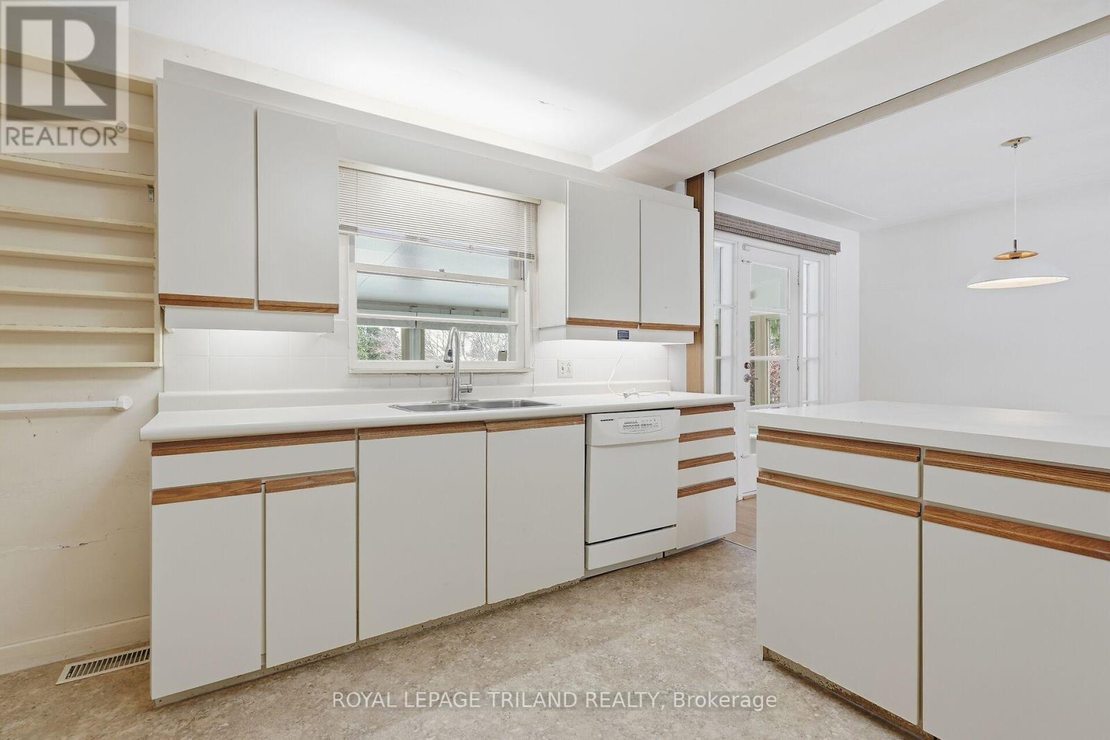 39 Ford Crescent, London North, Ontario  N6G 1H8 - Photo 12 - X12886210