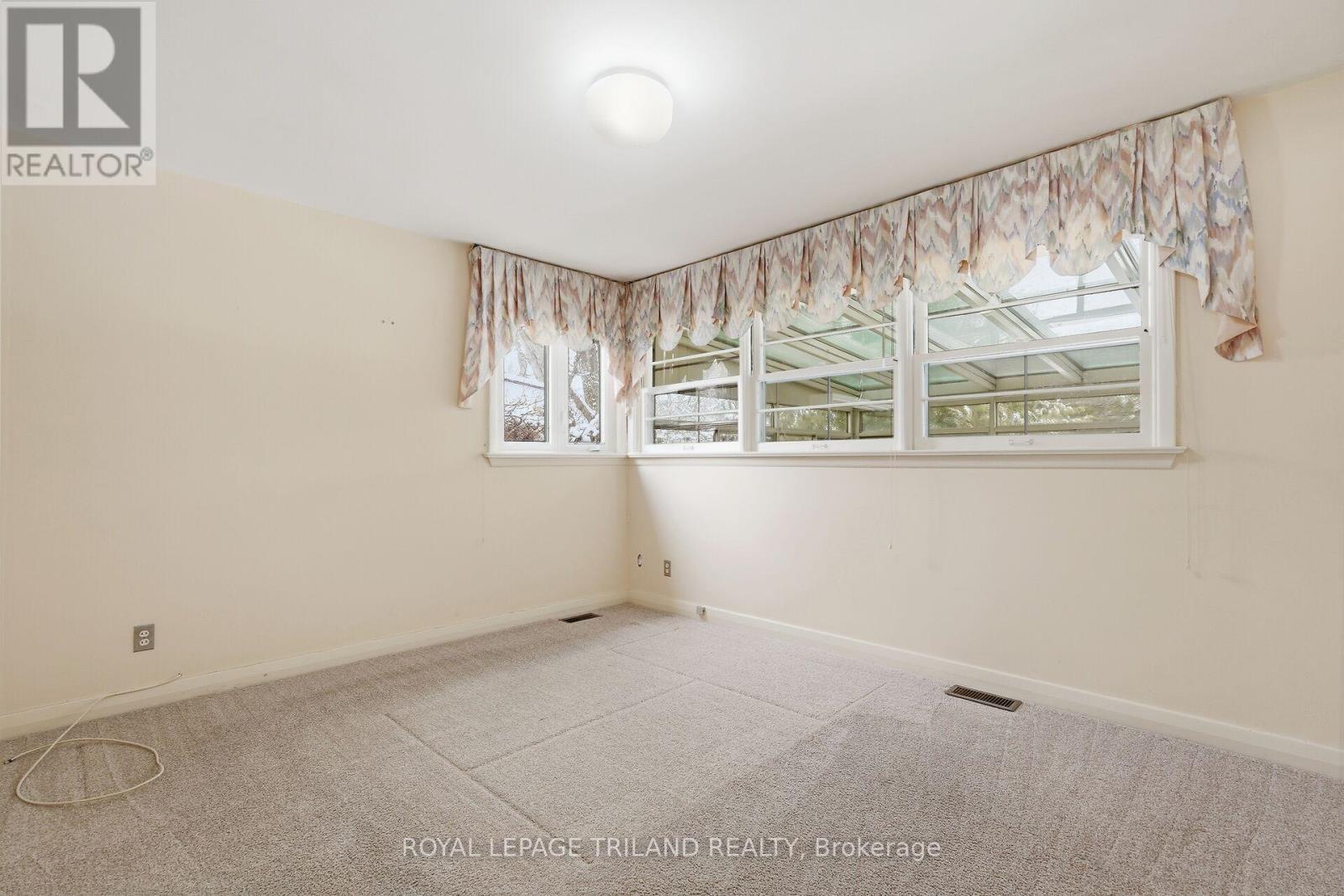 39 Ford Crescent, London North, Ontario  N6G 1H8 - Photo 14 - X12886210