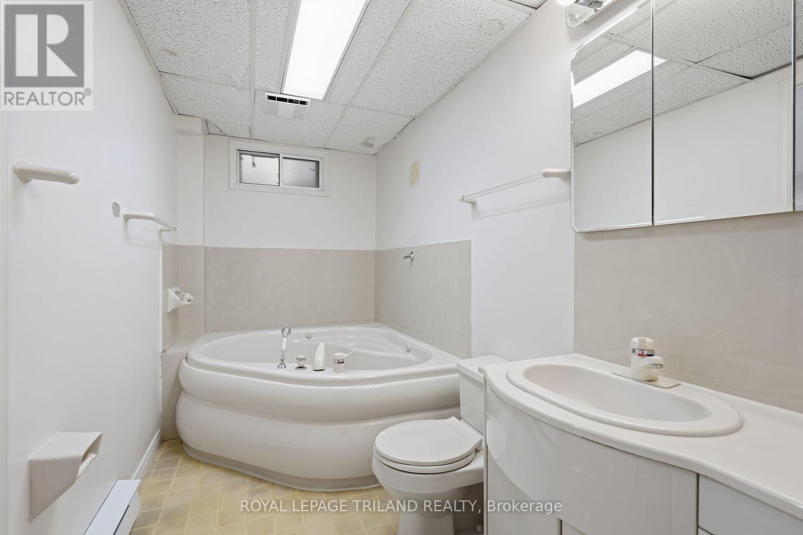 39 Ford Crescent, London North, Ontario  N6G 1H8 - Photo 29 - X12886210