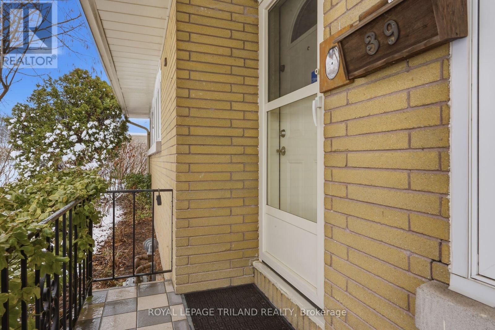 39 Ford Crescent, London North, Ontario  N6G 1H8 - Photo 3 - X12886210