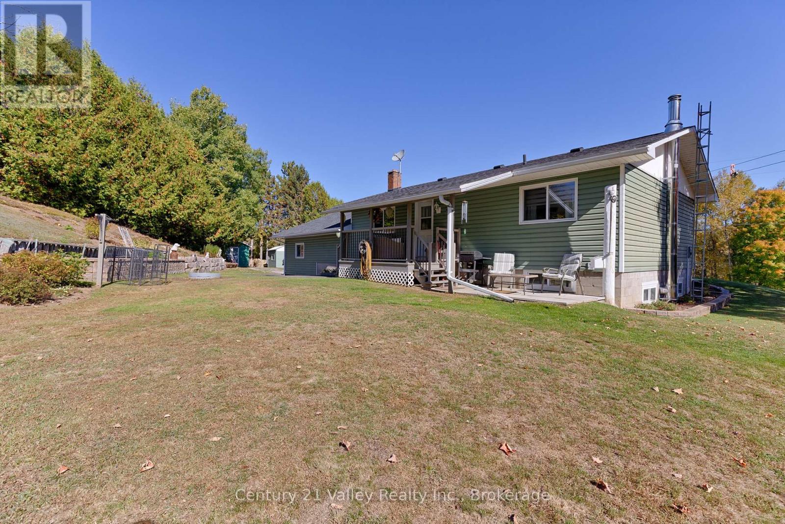 255 Flat Road, Greater Madawaska, Ontario  K0J 1N0 - Photo 10 - X12886308