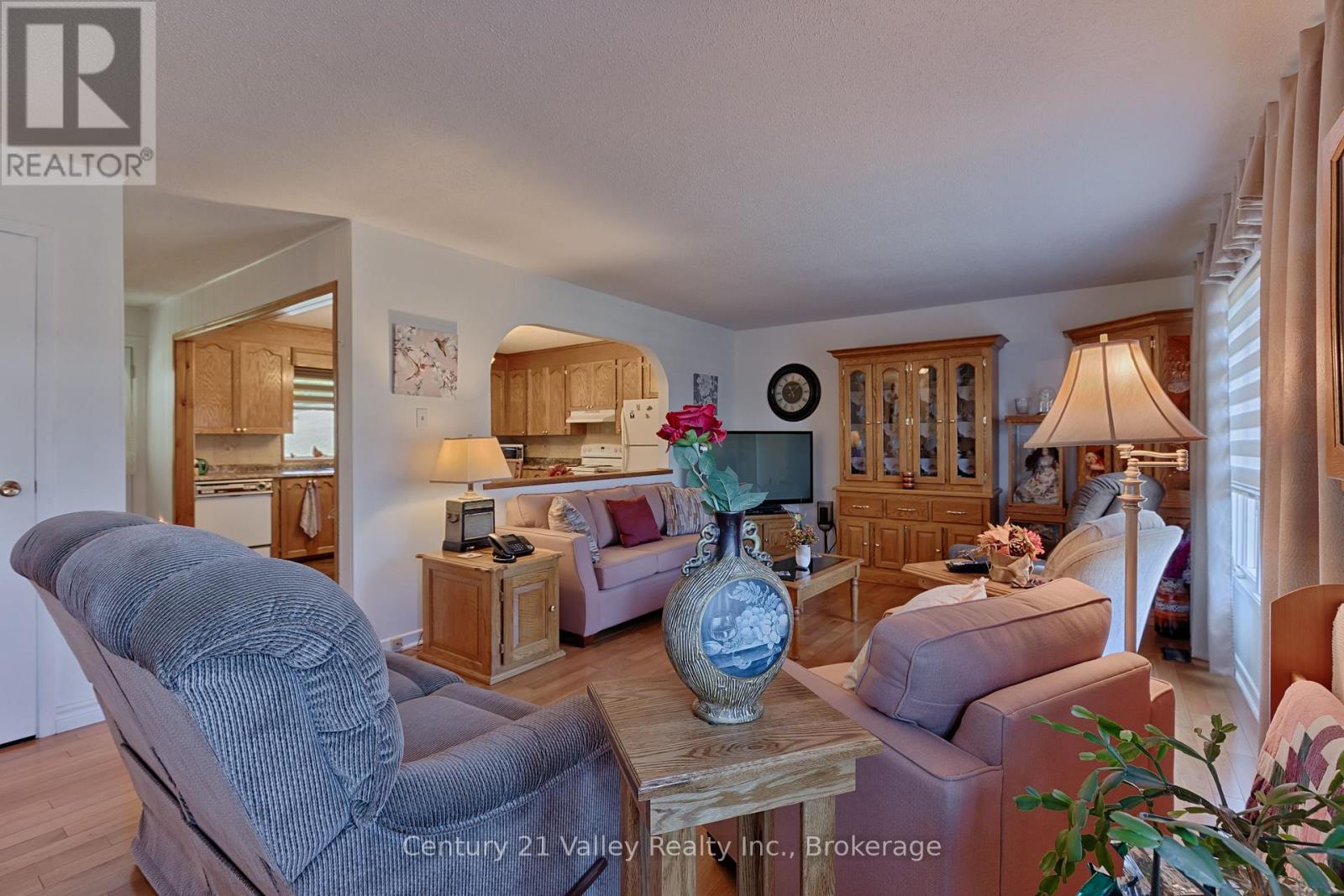 255 Flat Road, Greater Madawaska, Ontario  K0J 1N0 - Photo 35 - X12886308