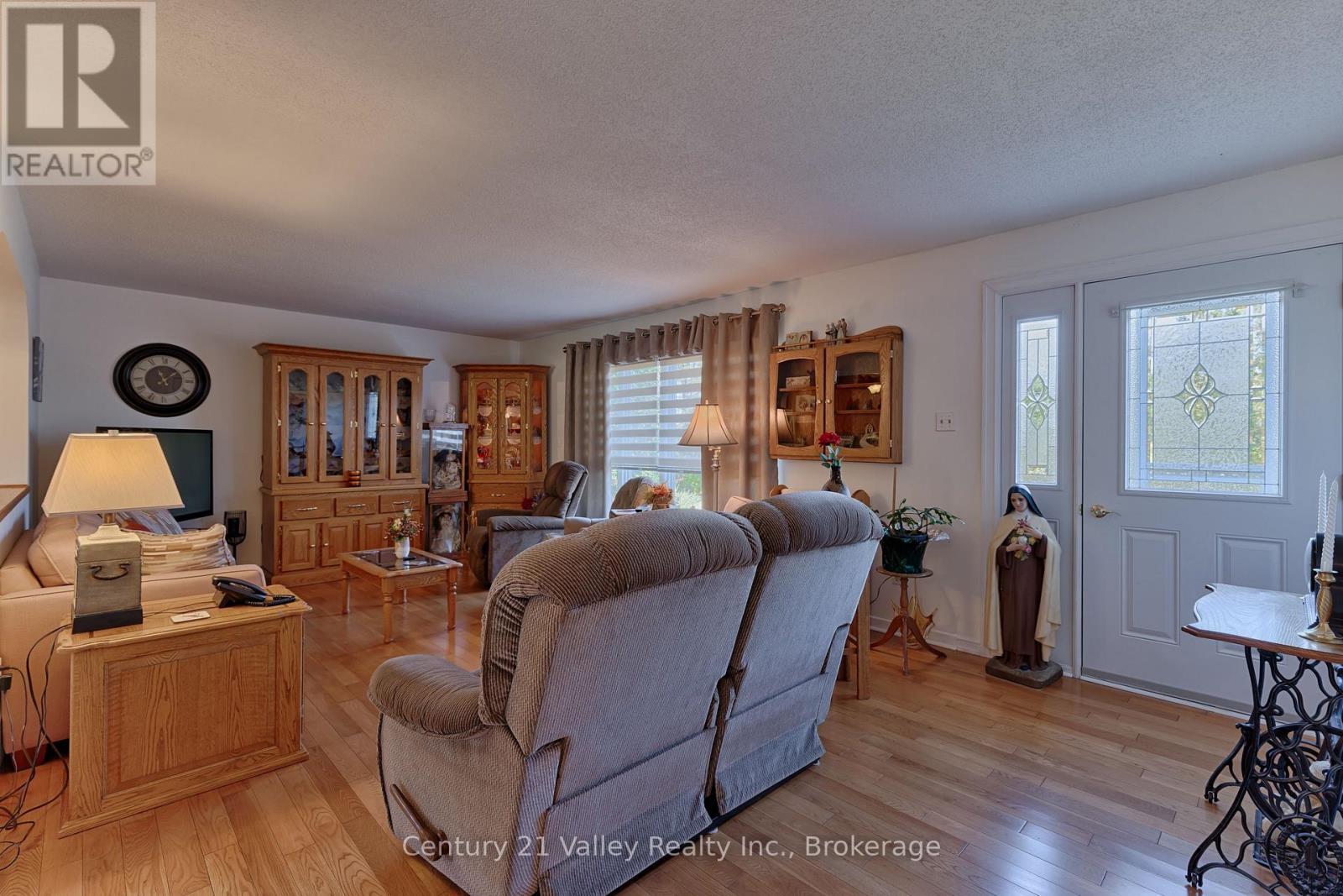 255 Flat Road, Greater Madawaska, Ontario  K0J 1N0 - Photo 36 - X12886308