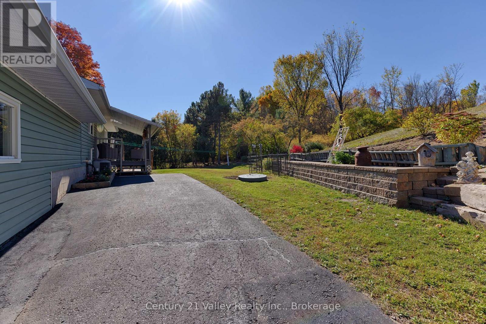 255 Flat Road, Greater Madawaska, Ontario  K0J 1N0 - Photo 8 - X12886308