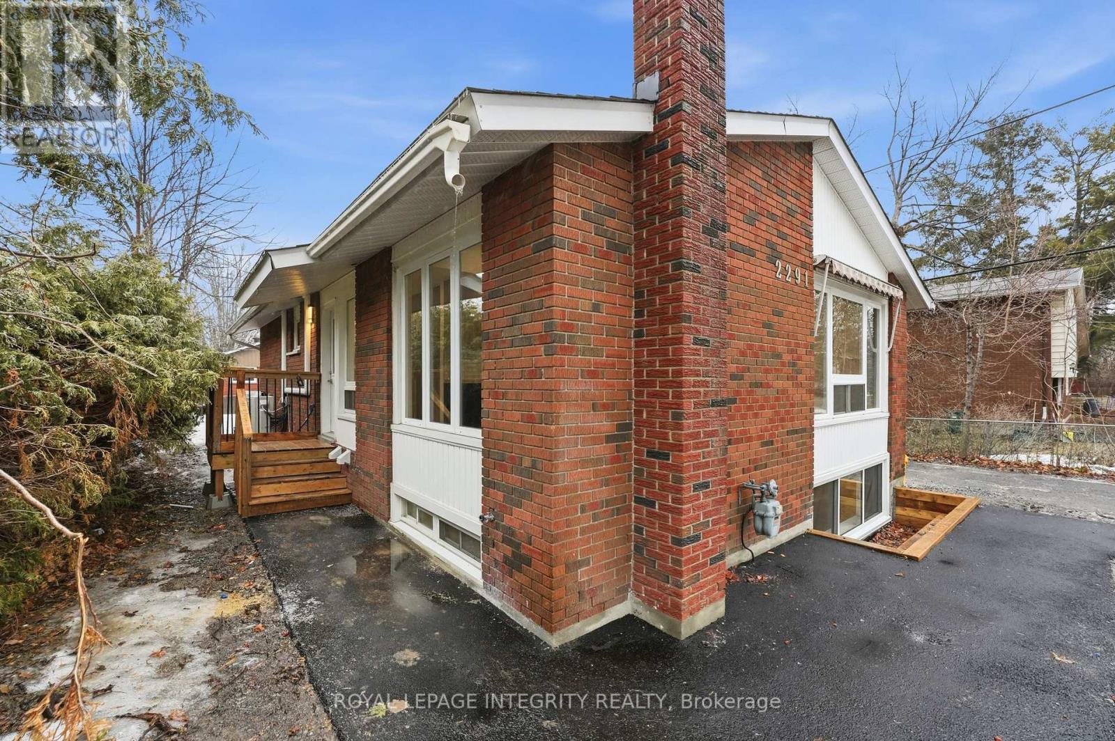 A - 2291 Badger Crescent, Ottawa, Ontario  K2C 1H9 - Photo 2 - X12886324