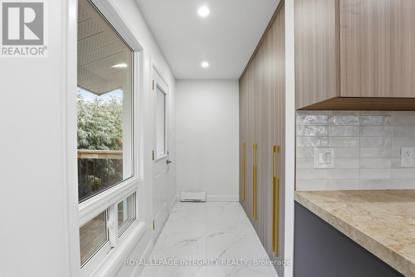 A - 2291 Badger Crescent, Ottawa, Ontario  K2C 1H9 - Photo 3 - X12886324