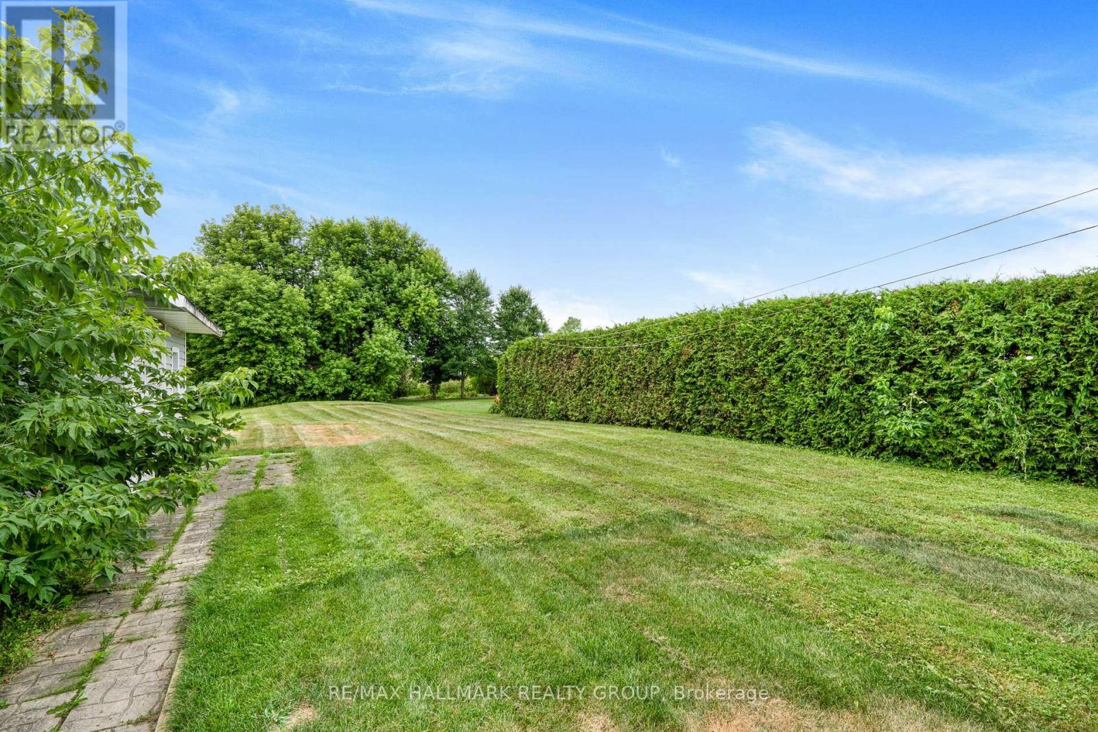 3900 Champlain Road, Clarence-Rockland, Ontario  K0A 1E0 - Photo 2 - X12886350