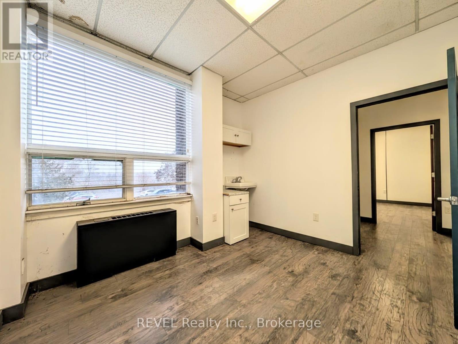 M3 - 112 Queenston Street, St. Catharines, Ontario  L2R 2Z4 - Photo 6 - X12685196