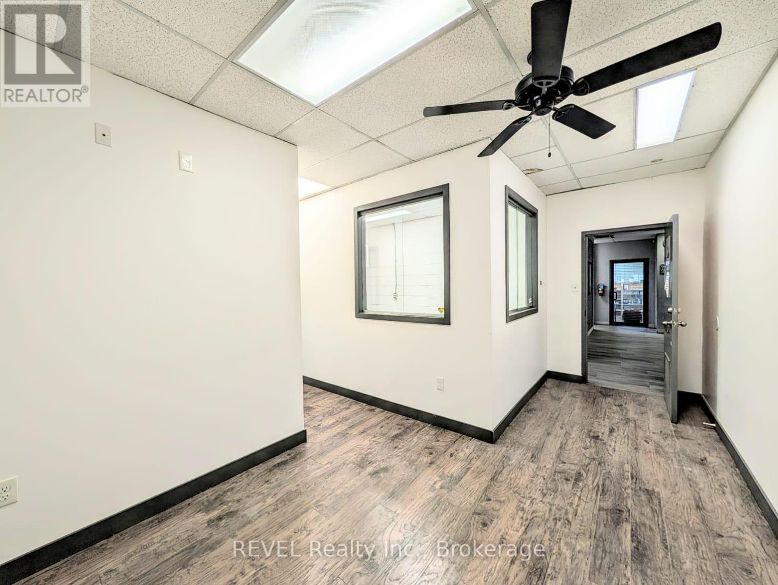 M3 - 112 Queenston Street, St. Catharines, Ontario  L2R 2Z4 - Photo 4 - X12685196