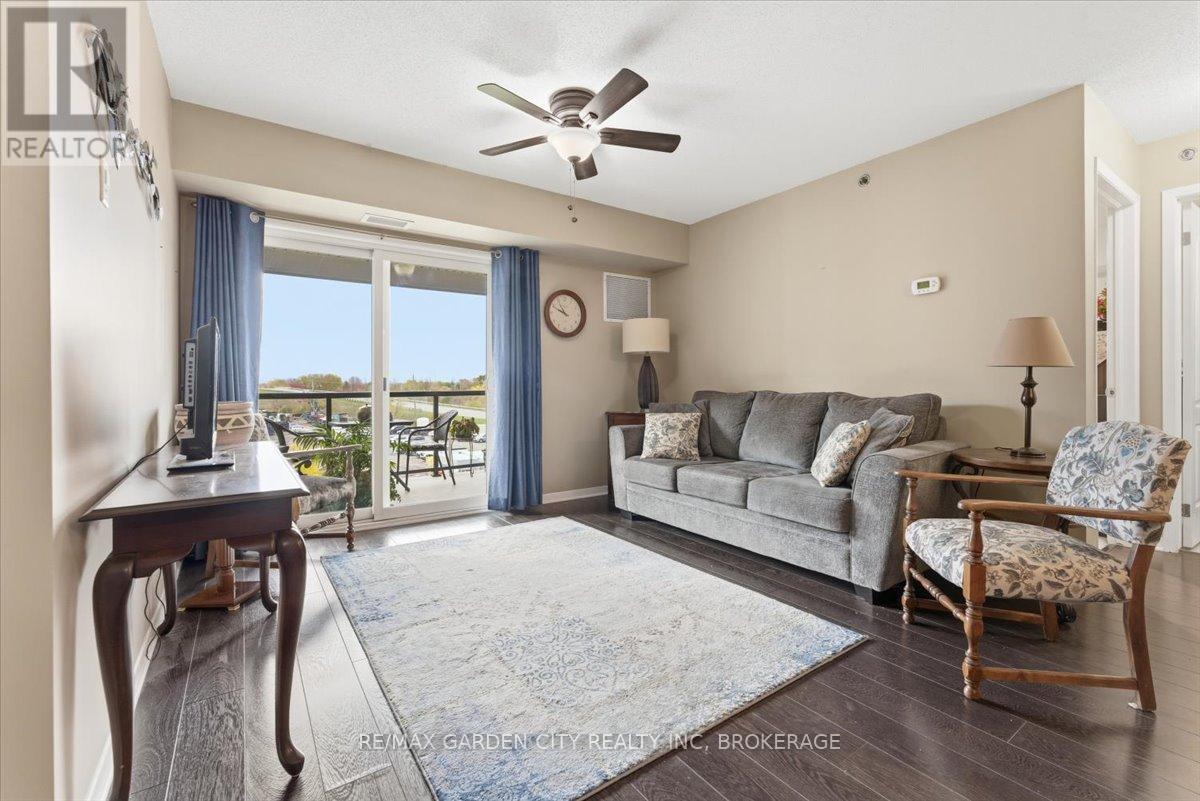 1402 - 330 Prince Charles Drive S, Welland, Ontario  L3C 7B3 - Photo 12 - X12886294