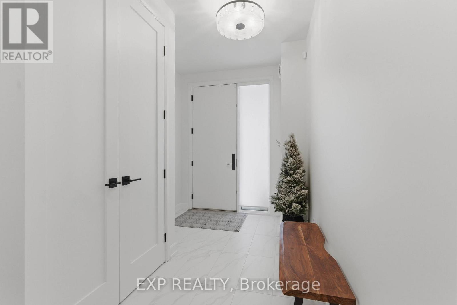 14 Arsenault Crescent, Pelham (Fonthill), Ontario  L0S 1E6 - Photo 6 - X12886360