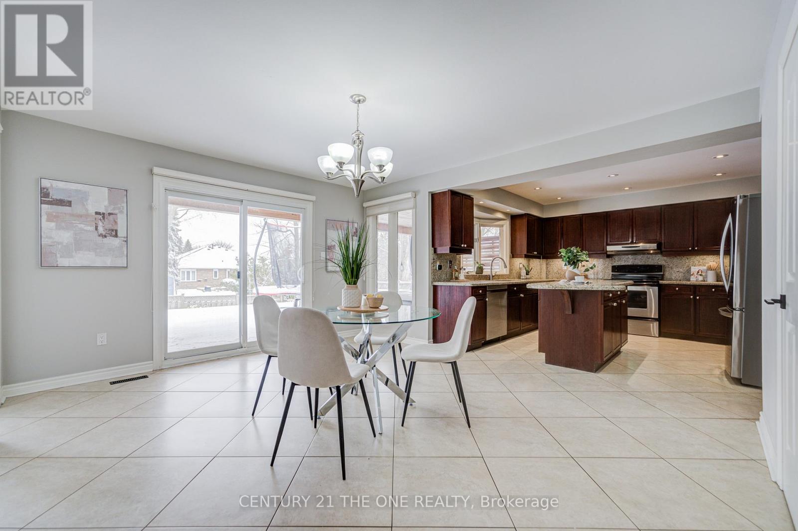 246 Corner Ridge Road, Aurora, Ontario  L4G 6L6 - Photo 13 - N12879970