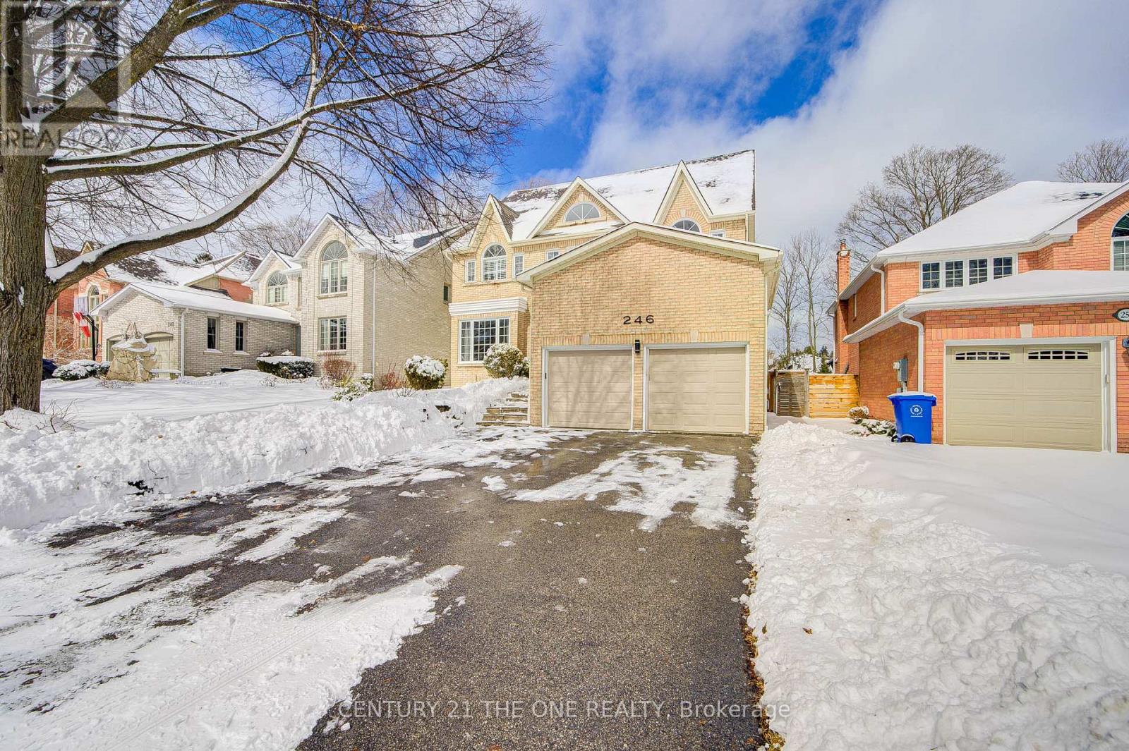 246 Corner Ridge Road, Aurora, Ontario  L4G 6L6 - Photo 3 - N12879970