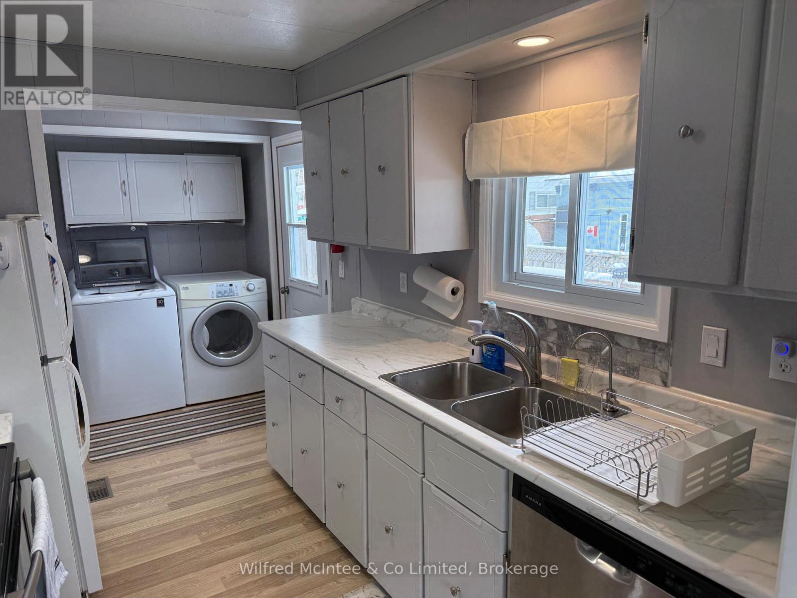 20 Cardinal Street, Brockton, Ontario  N0G 2V0 - Photo 11 - X12886364