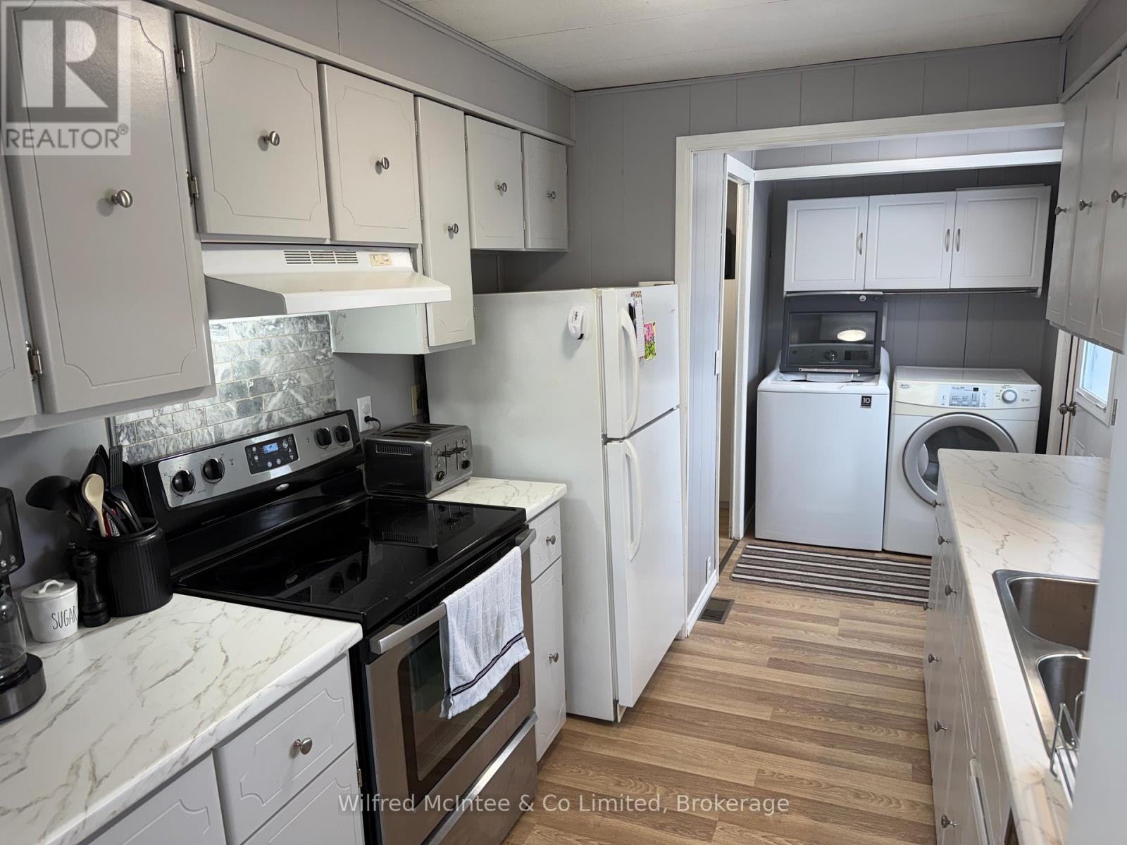 20 Cardinal Street, Brockton, Ontario  N0G 2V0 - Photo 12 - X12886364