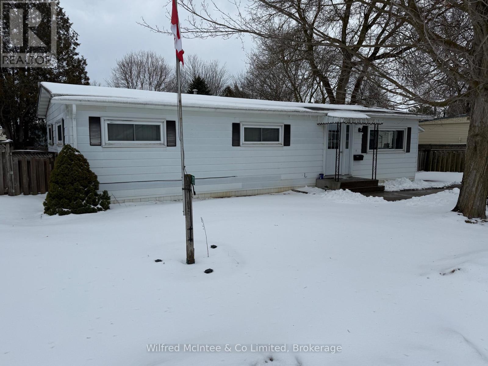 20 Cardinal Street, Brockton, Ontario  N0G 2V0 - Photo 2 - X12886364